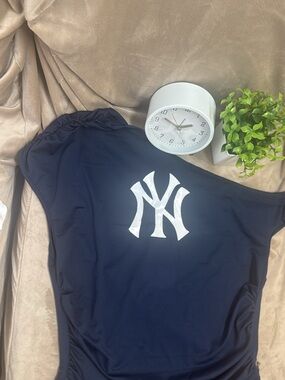 New York Yankees Navy Logo Tank Top